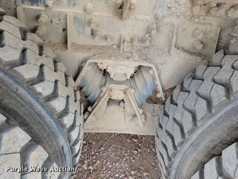 image for item NB9986 1999 Sterling LT8513 ready mix truck