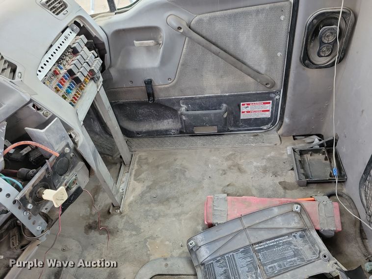 image for item NB9986 1999 Sterling LT8513 ready mix truck