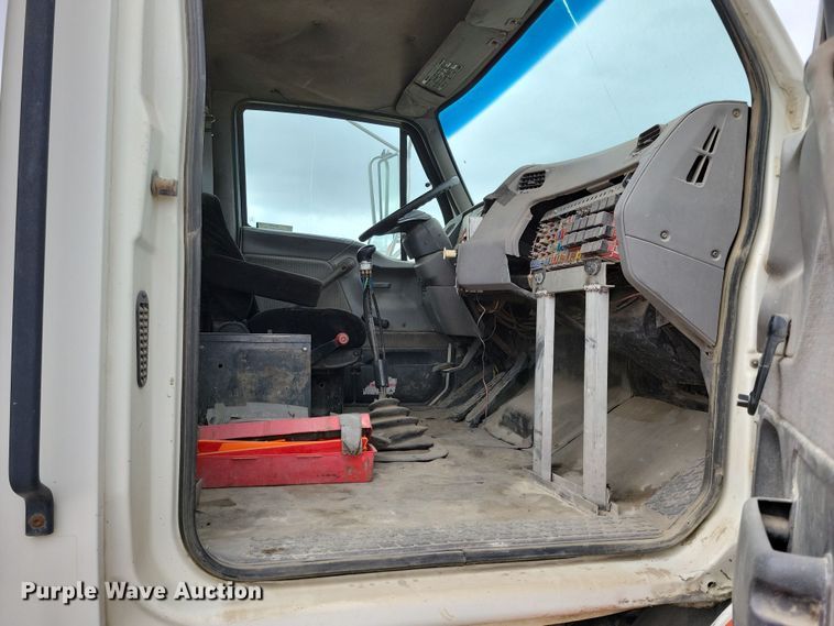 image for item NB9986 1999 Sterling LT8513 ready mix truck