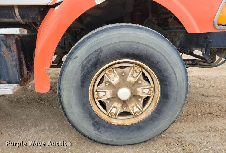 image for item NB9986 1999 Sterling LT8513 ready mix truck