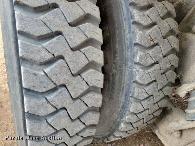 image for item NB9986 1999 Sterling LT8513 ready mix truck