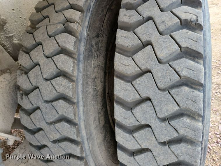 image for item NB9986 1999 Sterling LT8513 ready mix truck