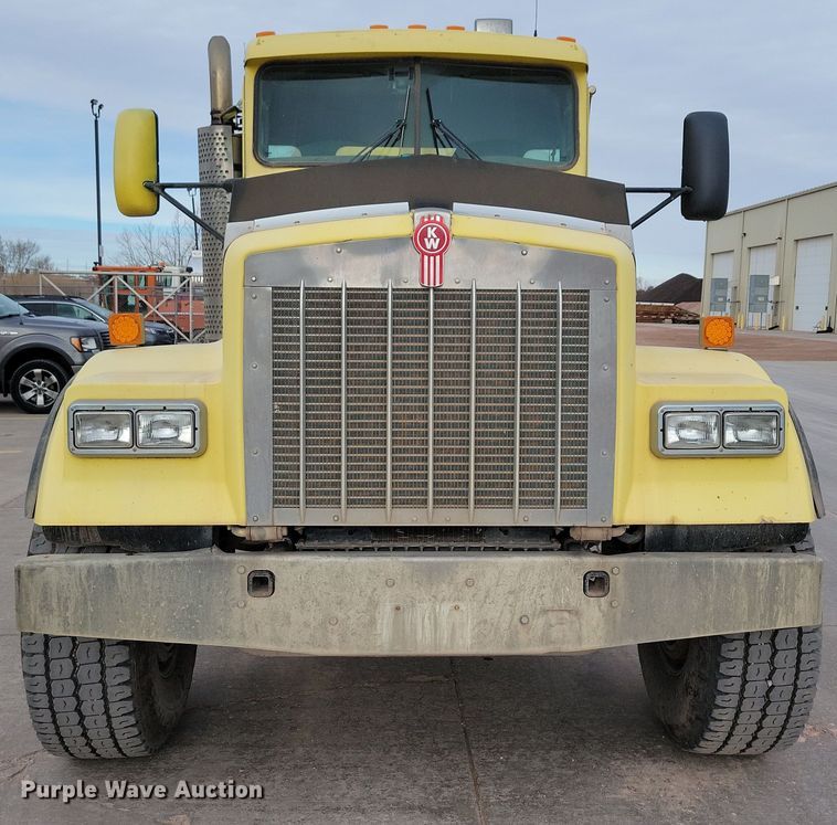 image for item NB9990 2006 Kenworth W900 ready mix truck