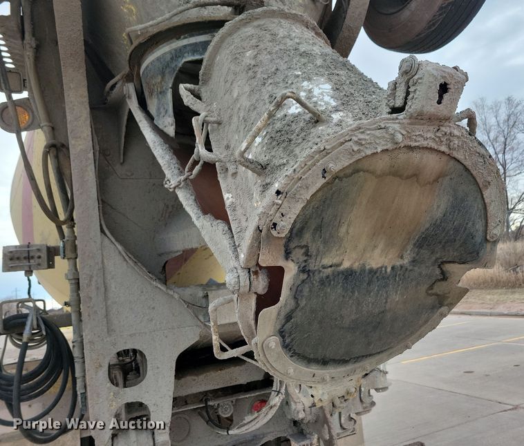 image for item NB9990 2006 Kenworth W900 ready mix truck