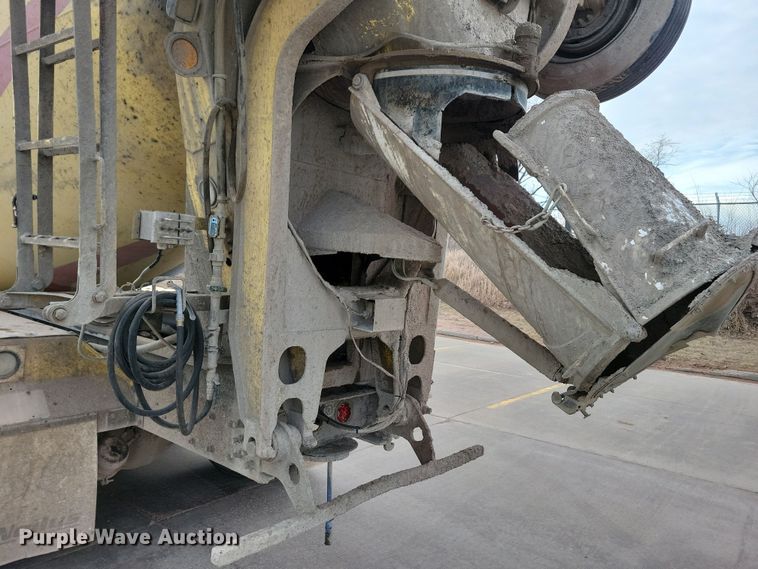 image for item NB9990 2006 Kenworth W900 ready mix truck