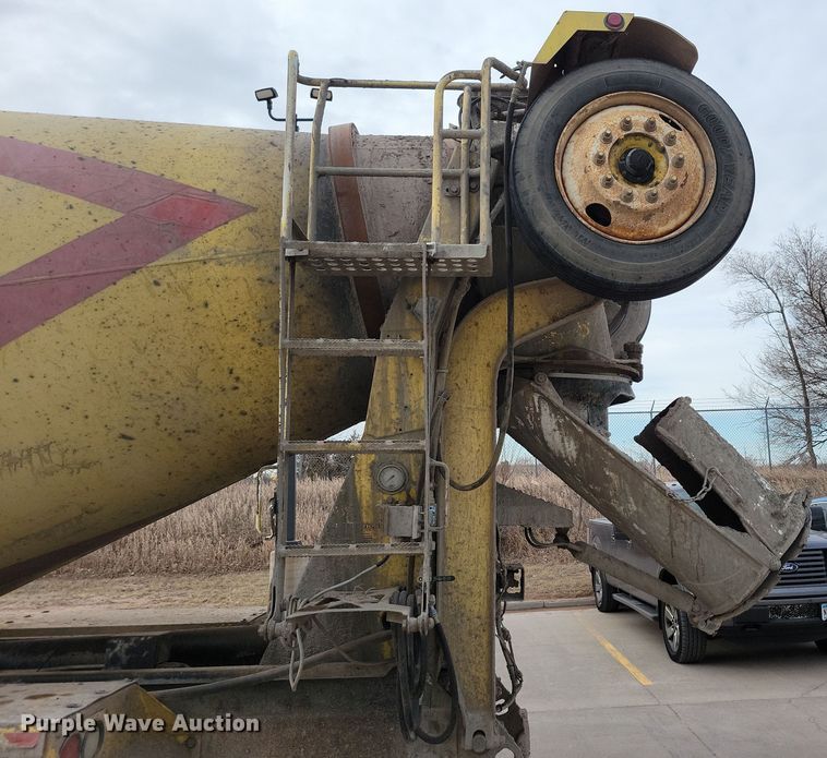 image for item NB9990 2006 Kenworth W900 ready mix truck