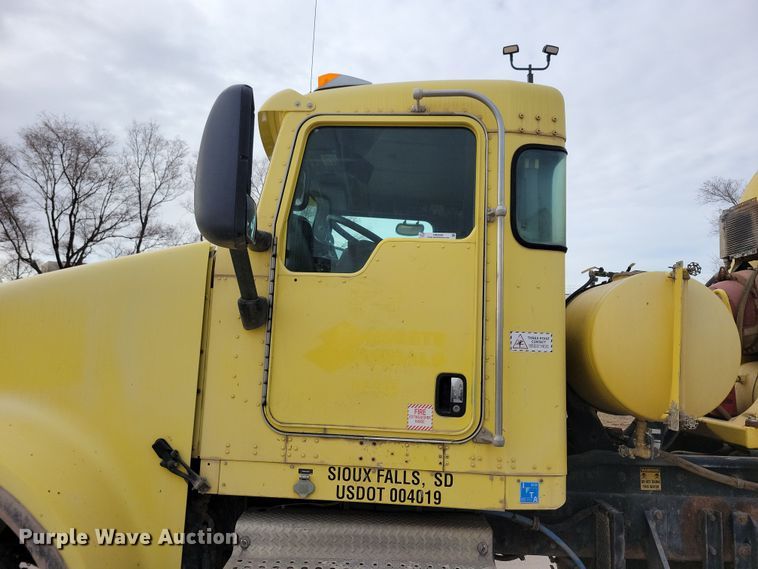 image for item NB9990 2006 Kenworth W900 ready mix truck