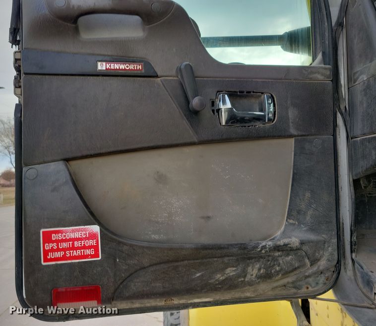 image for item NB9990 2006 Kenworth W900 ready mix truck