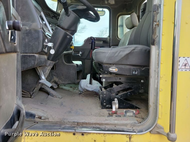 image for item NB9990 2006 Kenworth W900 ready mix truck