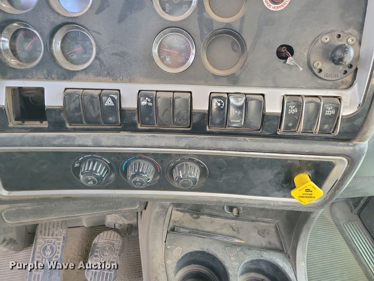 image for item NB9990 2006 Kenworth W900 ready mix truck