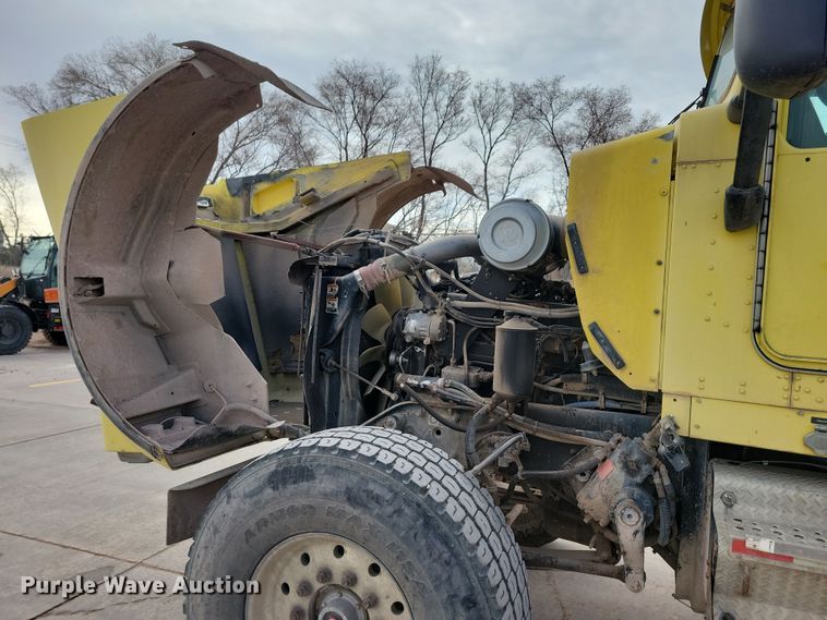 image for item NB9990 2006 Kenworth W900 ready mix truck