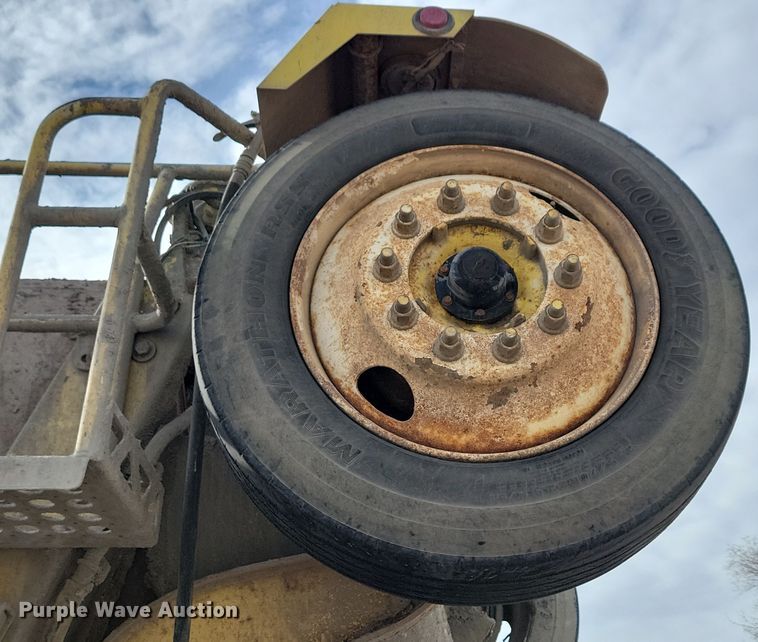 image for item NB9990 2006 Kenworth W900 ready mix truck