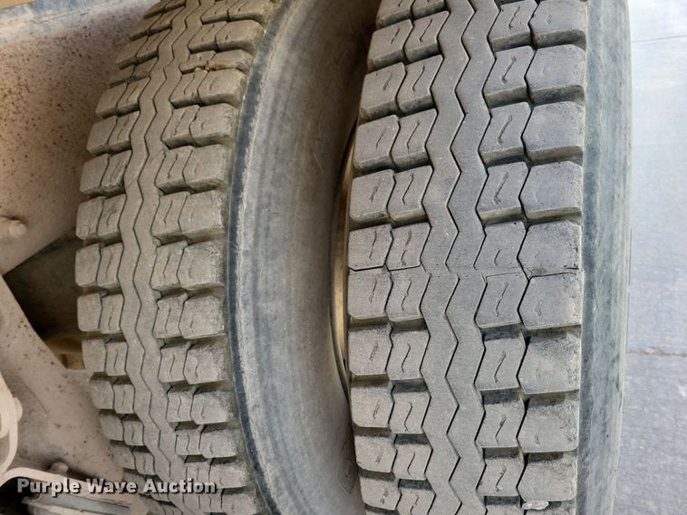 image for item NB9990 2006 Kenworth W900 ready mix truck