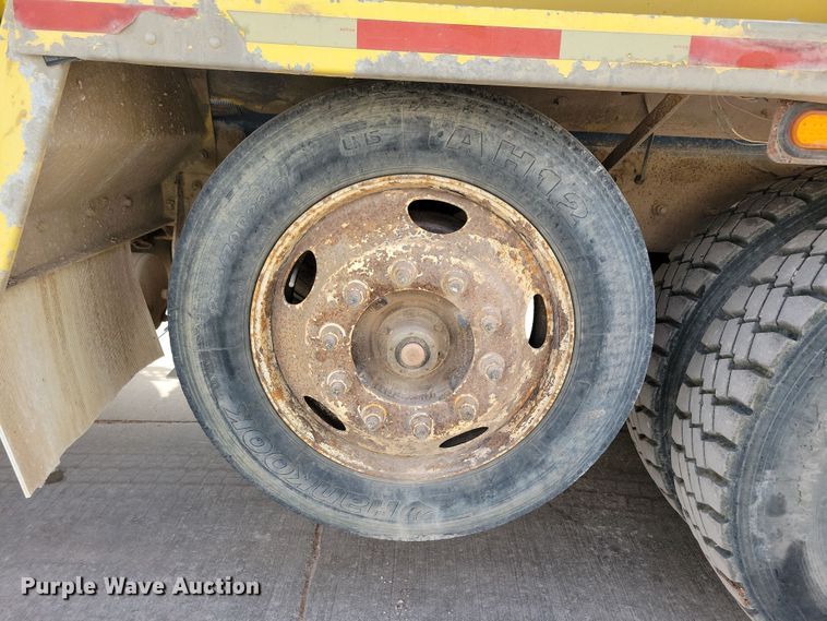 image for item NB9990 2006 Kenworth W900 ready mix truck