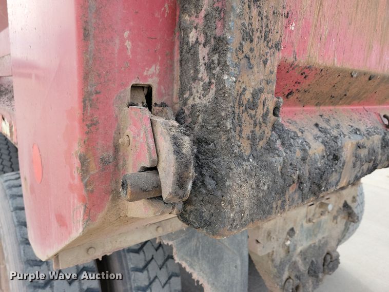 image for item NB9991 2006 Sterling L9500 dump truck