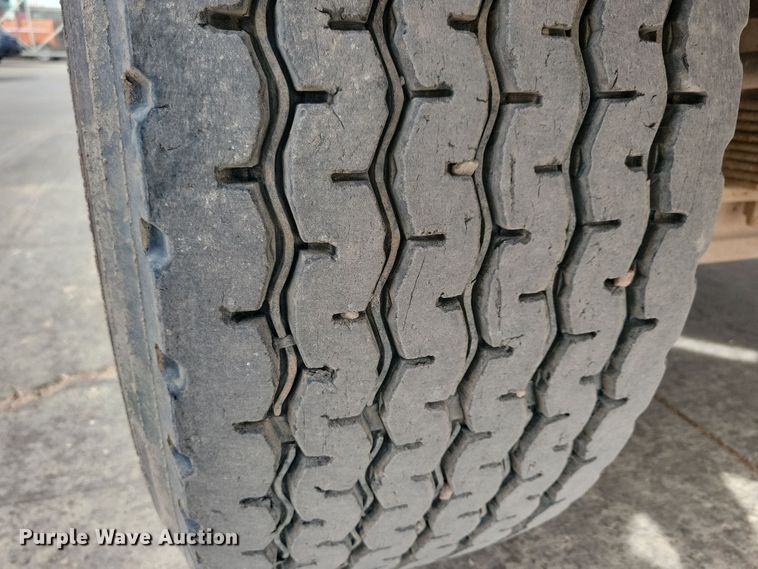 image for item NB9991 2006 Sterling L9500 dump truck