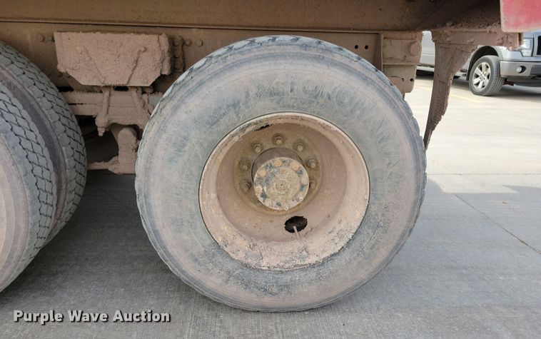 image for item NB9991 2006 Sterling L9500 dump truck