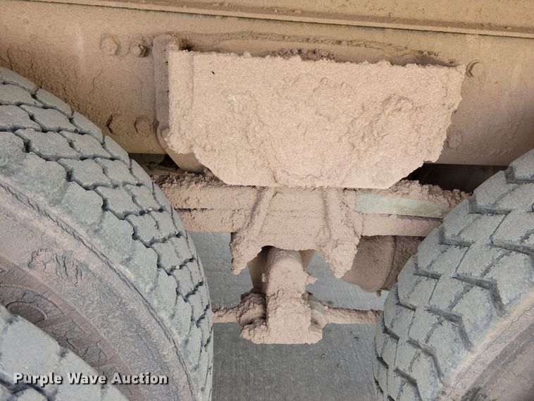 image for item NB9991 2006 Sterling L9500 dump truck