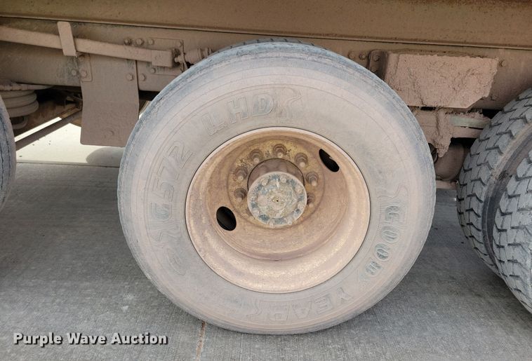 image for item NB9991 2006 Sterling L9500 dump truck