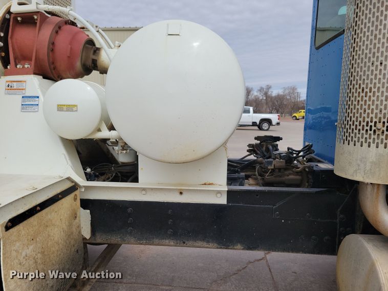 image for item NB9993 1998 International  Paystar 5000 ready mix truck