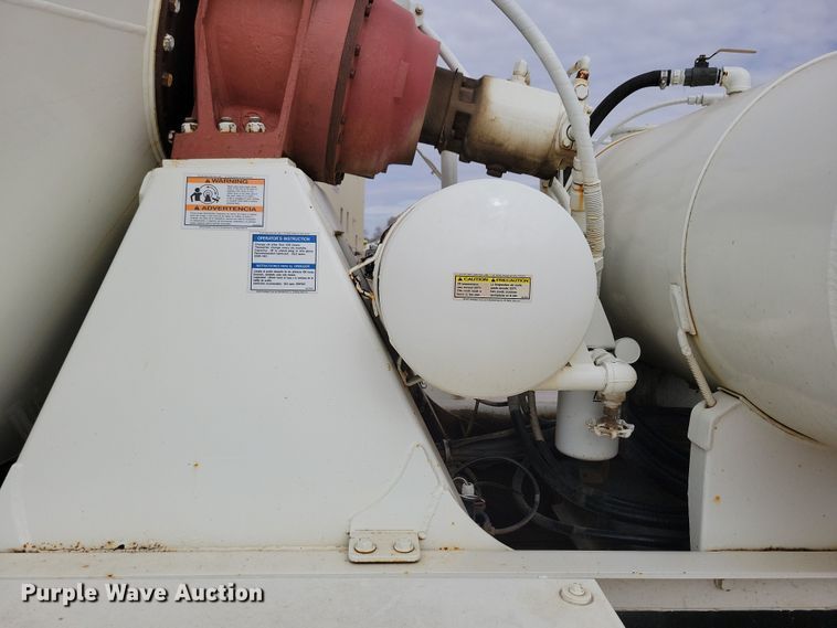 image for item NB9993 1998 International  Paystar 5000 ready mix truck