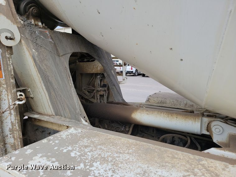 image for item NB9993 1998 International  Paystar 5000 ready mix truck