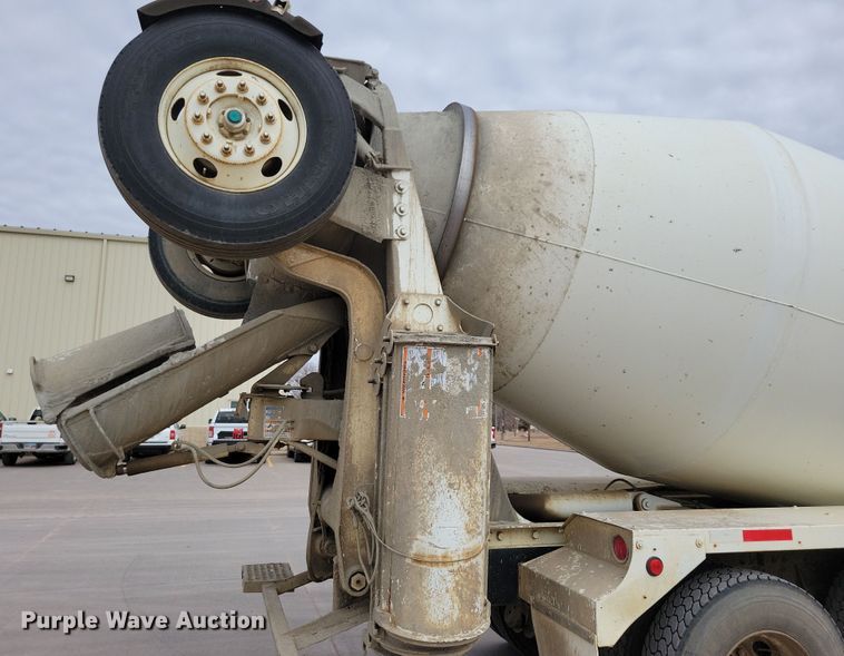 image for item NB9993 1998 International  Paystar 5000 ready mix truck