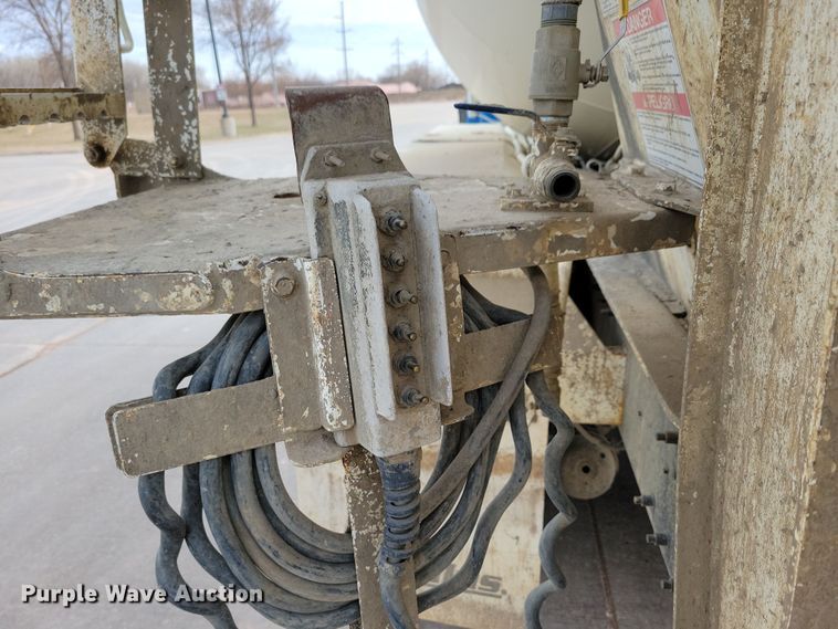 image for item NB9993 1998 International  Paystar 5000 ready mix truck