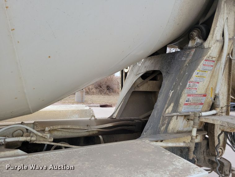 image for item NB9993 1998 International  Paystar 5000 ready mix truck