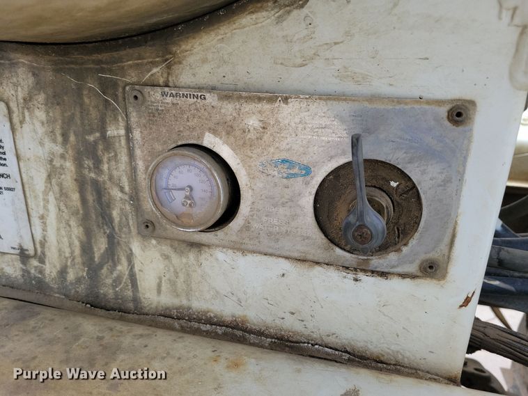 image for item NB9993 1998 International  Paystar 5000 ready mix truck