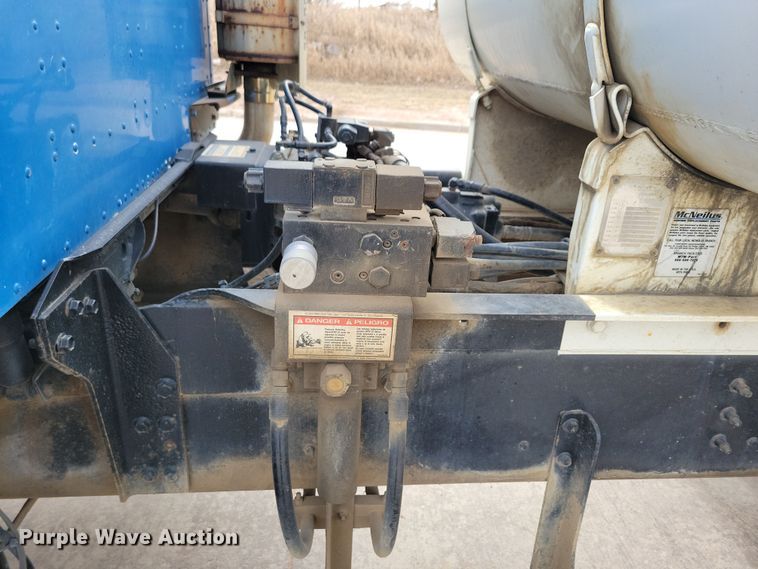 image for item NB9993 1998 International  Paystar 5000 ready mix truck