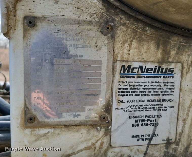 image for item NB9993 1998 International  Paystar 5000 ready mix truck