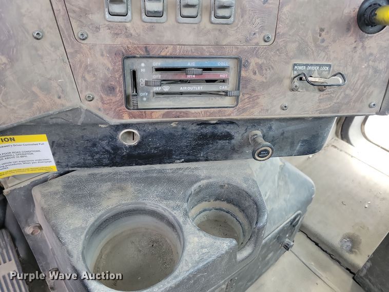 image for item NB9993 1998 International  Paystar 5000 ready mix truck