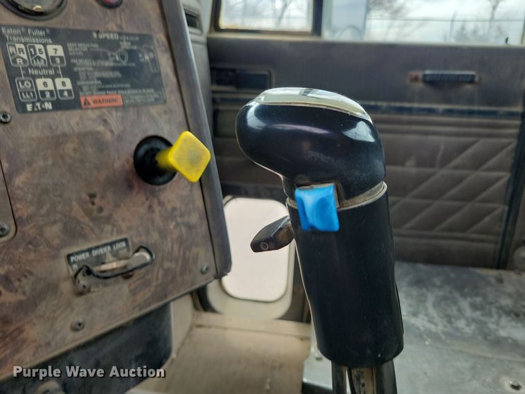 image for item NB9993 1998 International  Paystar 5000 ready mix truck