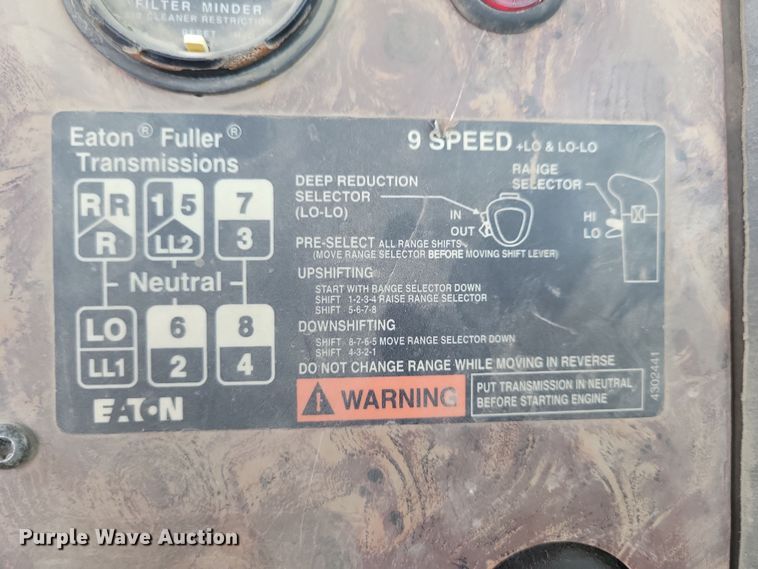 image for item NB9993 1998 International  Paystar 5000 ready mix truck