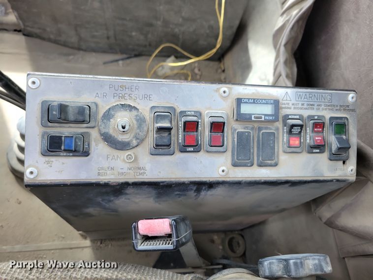 image for item NB9993 1998 International  Paystar 5000 ready mix truck