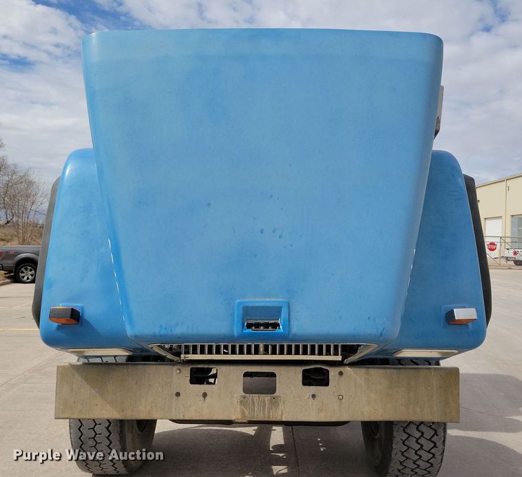 image for item NB9993 1998 International  Paystar 5000 ready mix truck