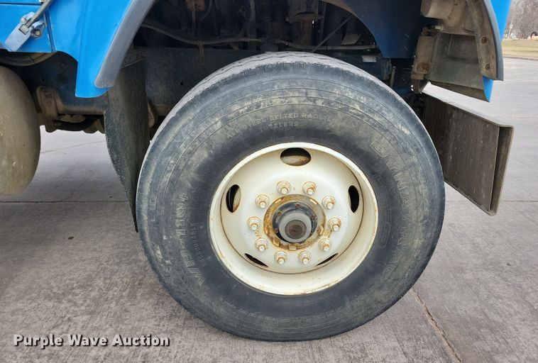 image for item NB9993 1998 International  Paystar 5000 ready mix truck