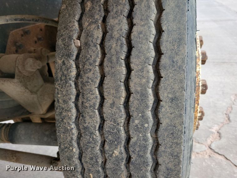 image for item NB9993 1998 International  Paystar 5000 ready mix truck