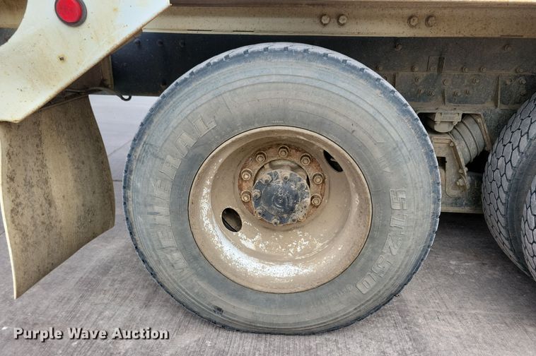 image for item NB9993 1998 International  Paystar 5000 ready mix truck