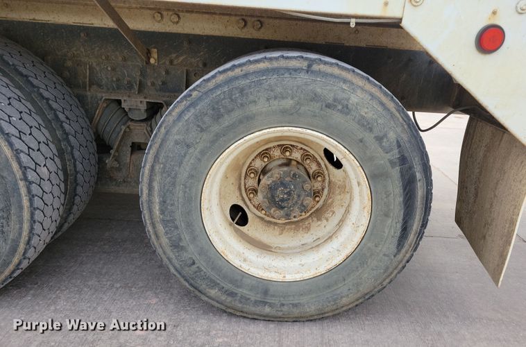 image for item NB9993 1998 International  Paystar 5000 ready mix truck