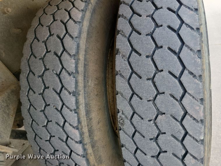 image for item NB9993 1998 International  Paystar 5000 ready mix truck