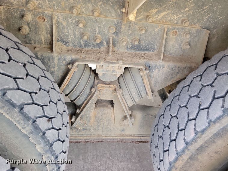 image for item NB9993 1998 International  Paystar 5000 ready mix truck