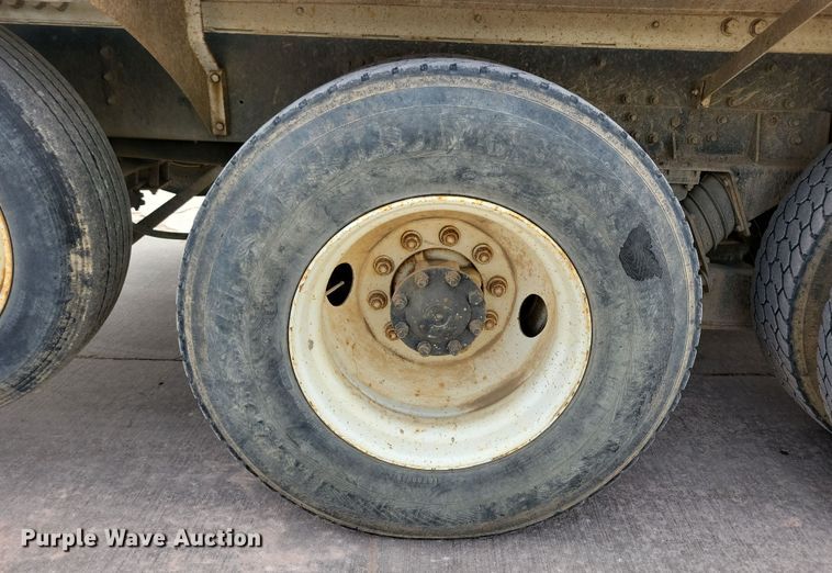 image for item NB9993 1998 International  Paystar 5000 ready mix truck