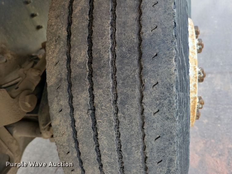 image for item NB9993 1998 International  Paystar 5000 ready mix truck