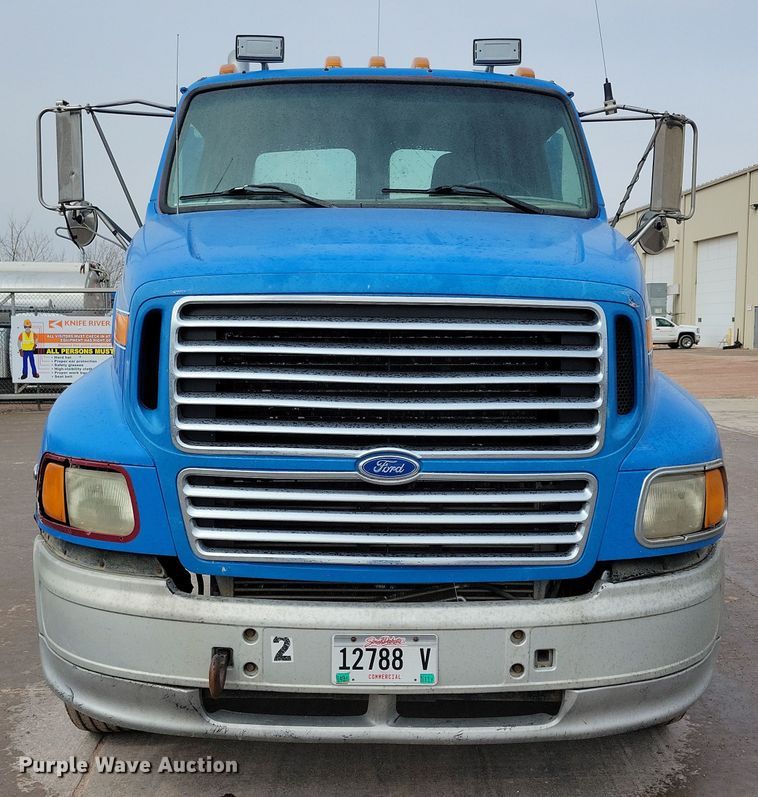 image for item NB9999 1997 Ford Aero Max LA9000 semi truck