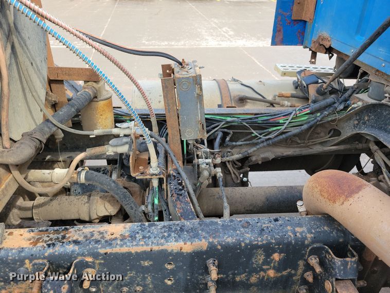 image for item NB9999 1997 Ford Aero Max LA9000 semi truck