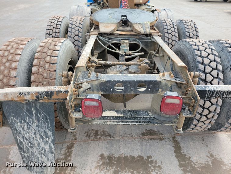 image for item NB9999 1997 Ford Aero Max LA9000 semi truck