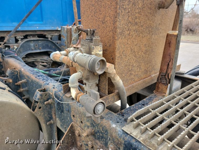 image for item NB9999 1997 Ford Aero Max LA9000 semi truck