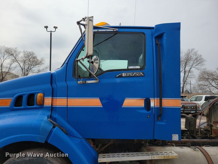 image for item NB9999 1997 Ford Aero Max LA9000 semi truck